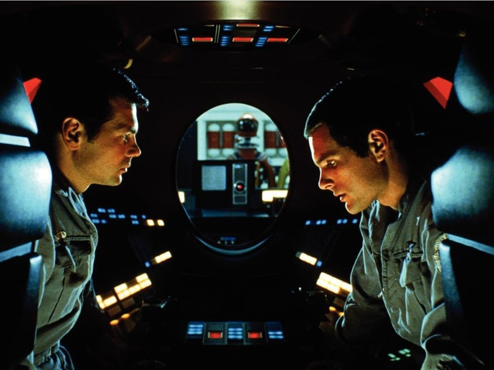 2001太空漫游中HAL9000通过读唇语得知了宇航员的计划.jpg